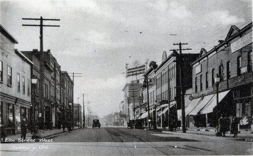 1919, Elm at Durham, looking West.