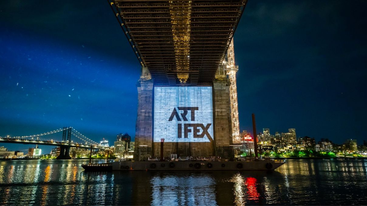 Artifex_2021_Mockup_BrooklynBridgeProjection.jpg